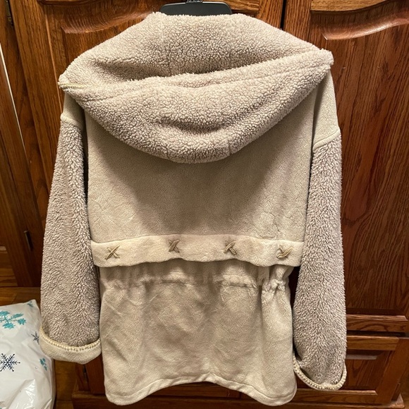 Rothschild Plush women’s M IZZI hooded‎ coat Cream zipper w/drawstring waist - Picture 4 of 8